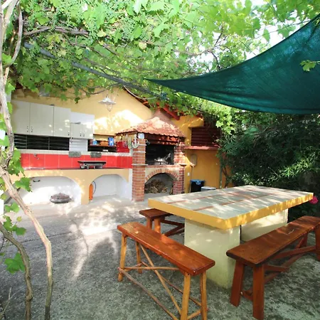 Apartment Garden Labinci